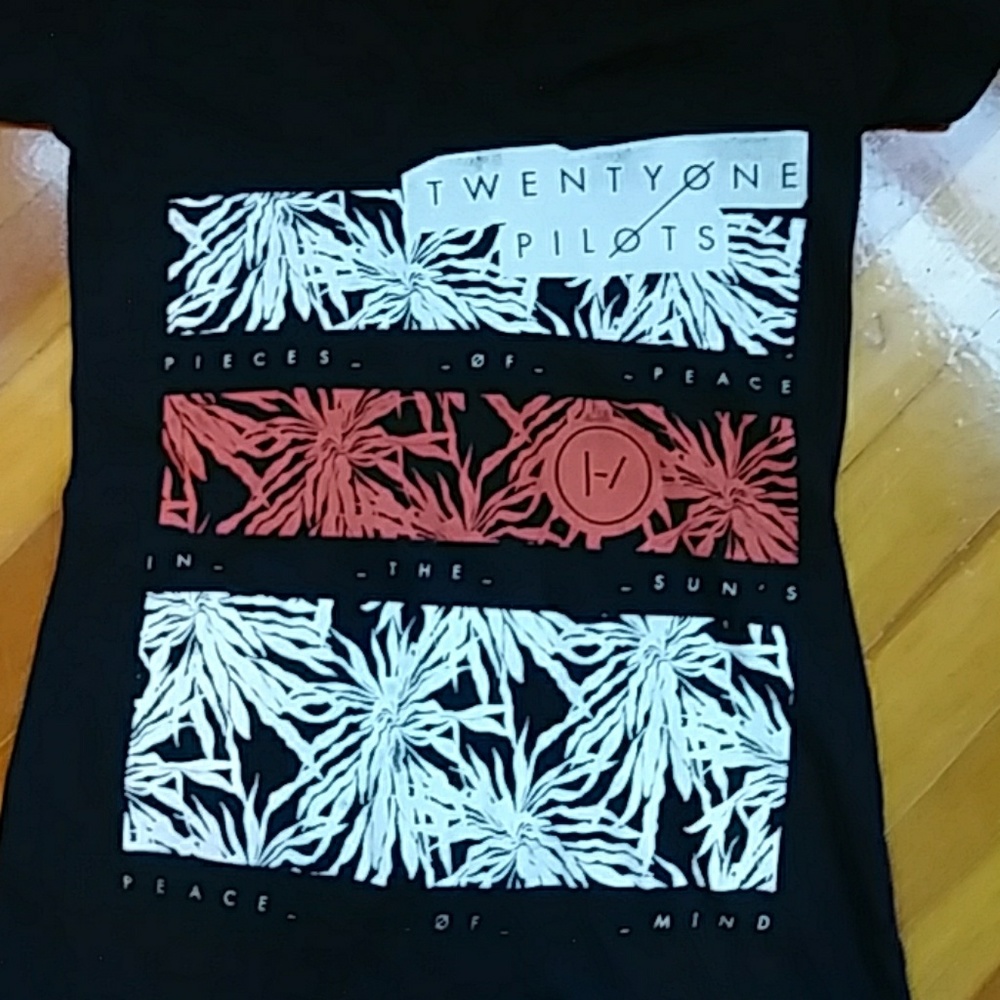 NWOT-Twenty-One Pilots V-neck tee - Picture 2 of 3